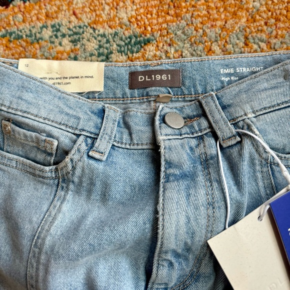 DL1961 Emie straight leg high rise jeans, kids size 12 yr - Picture 4 of 6